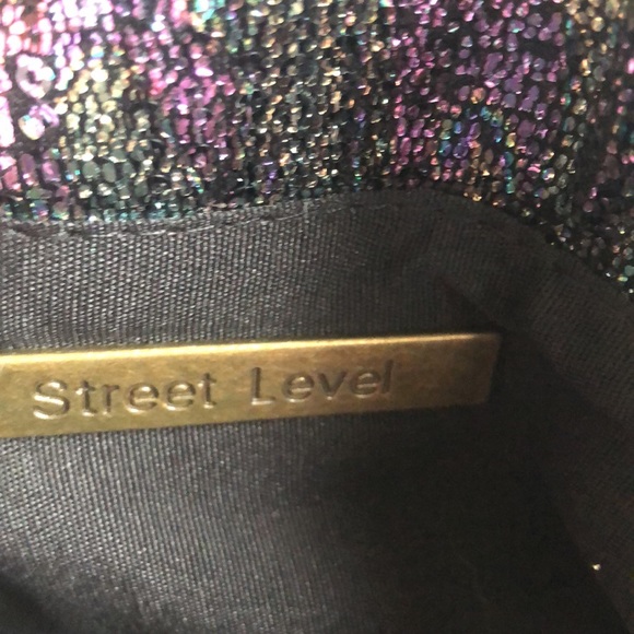 Sequence purse, three pockets, gold chain strap - Picture 7 of 11